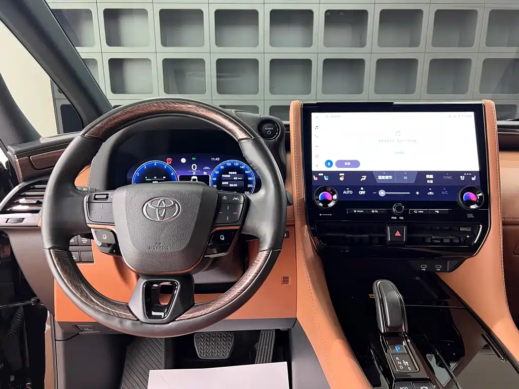 Toyota Alphard 2024 — фото 27