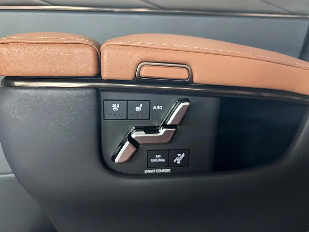 Toyota Alphard 2024 — фото 30