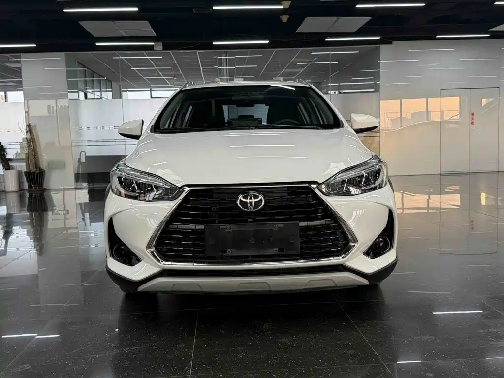 Toyota Yaris L 2020 — фото 25