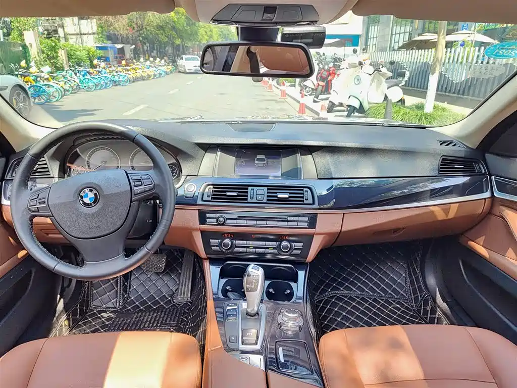 BMW 5 Series 2014 — фото 10