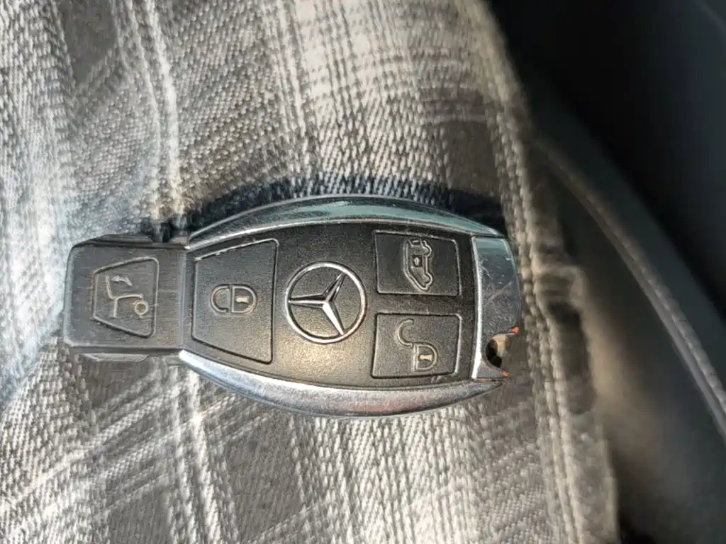 Mercedes-Benz V-Class 2021 — фото 15