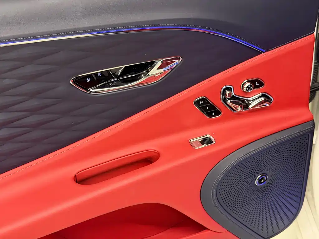 Bentley Flying Spur 2023 — фото 12