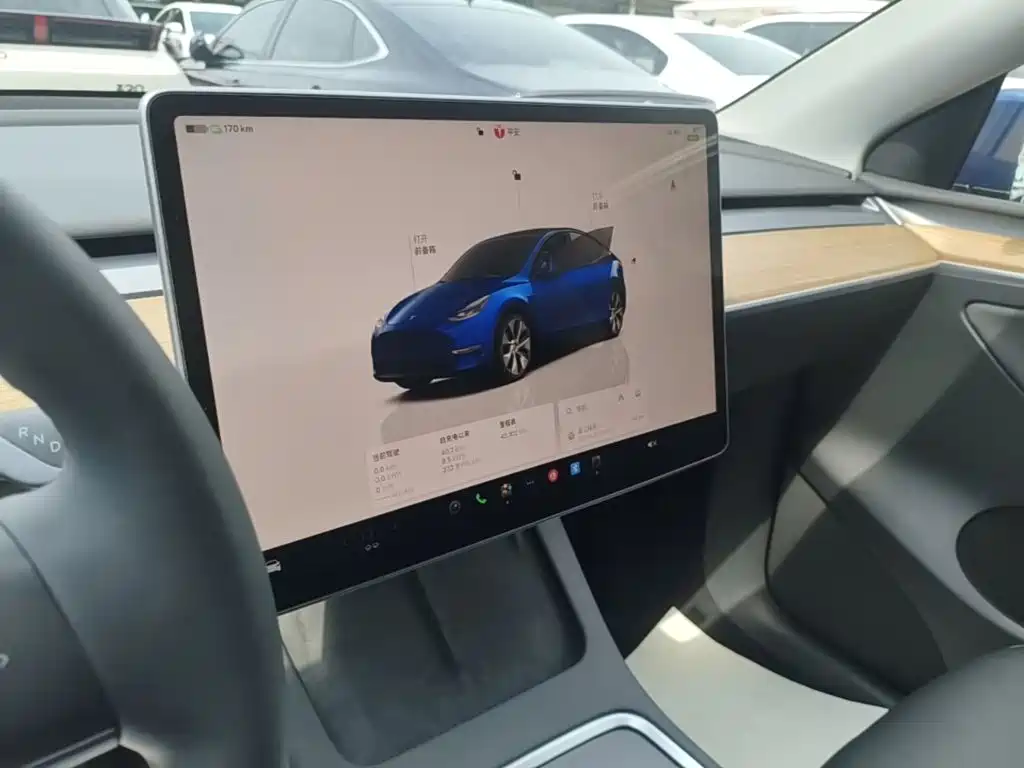 Tesla Model Y 2022 — фото 13