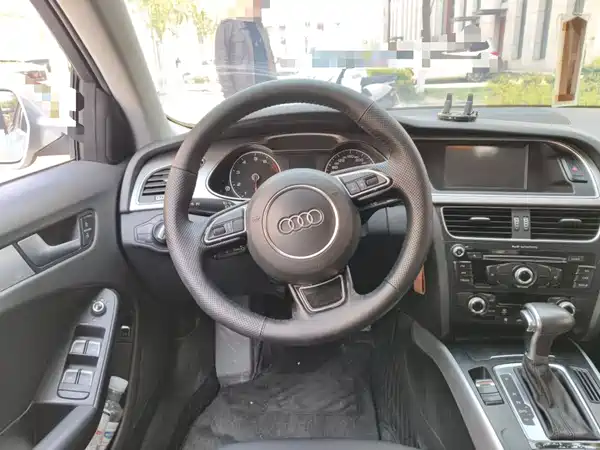 Audi A4L 2015