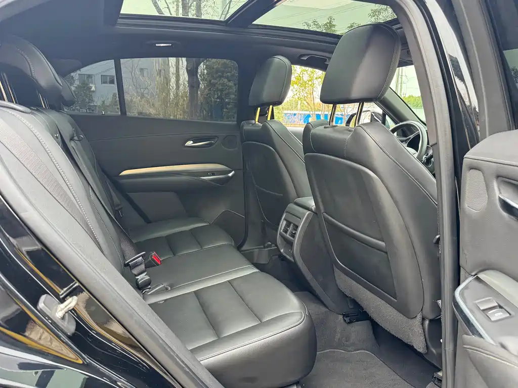 Cadillac XT4 2019 — фото 17