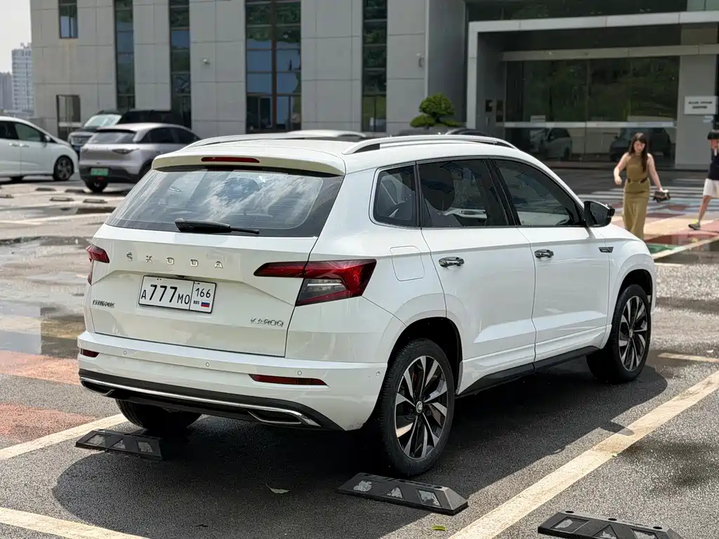 Skoda Karoq 2023 — фото 8
