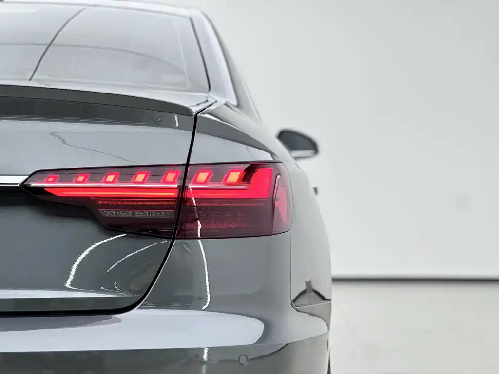 Audi A4L 2021 — фото 16