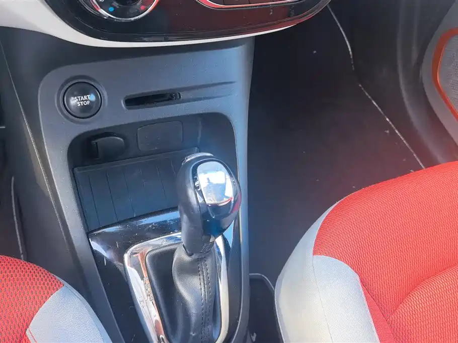 Renault Captur 2017 — фото 16