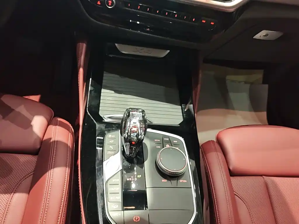 BMW X4 2022 — фото 14
