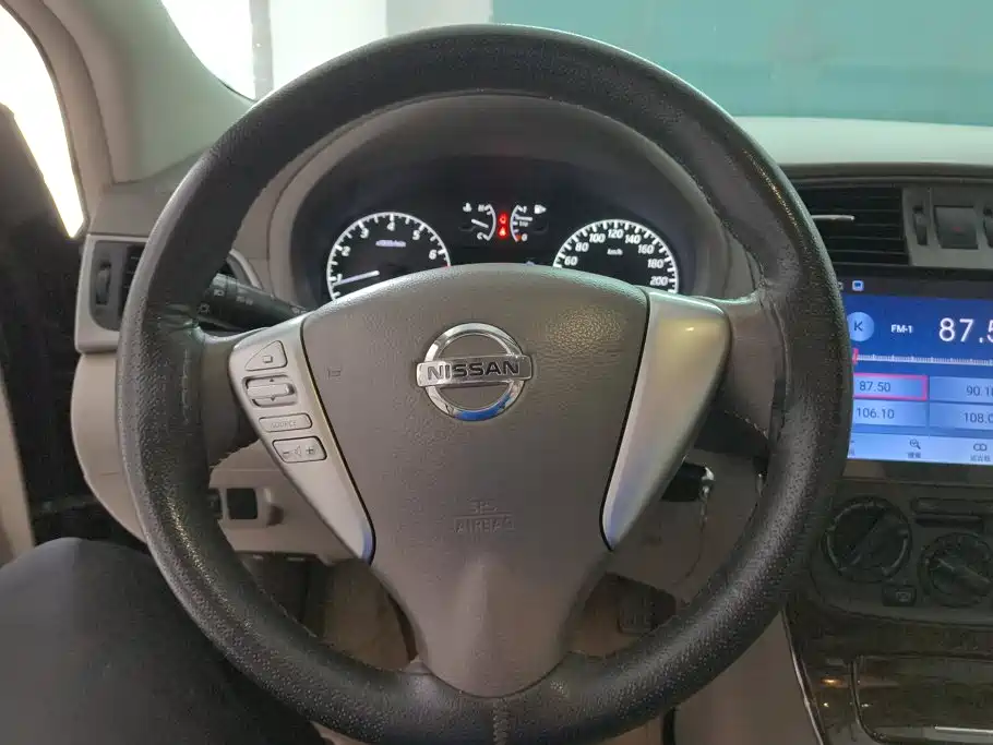 Nissan Sylphy 2013 — фото 15