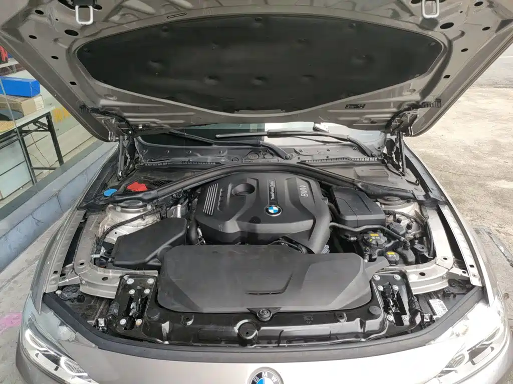 BMW 3 Series 2018 — фото 20