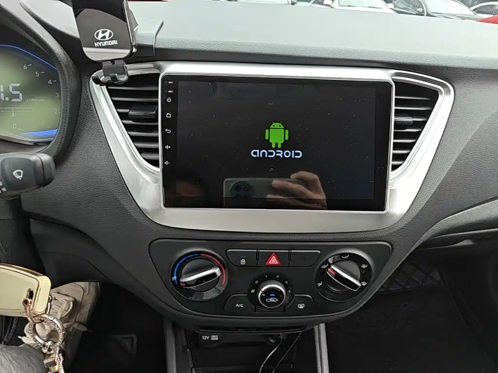 Hyundai Verna 2021 — фото 13