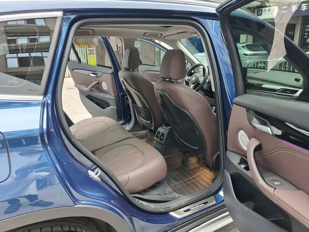 BMW X1 2021 — фото 12