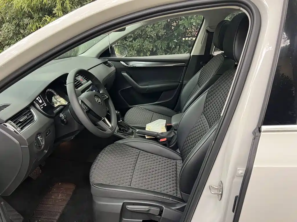 Skoda Octavia 2020 — фото 9