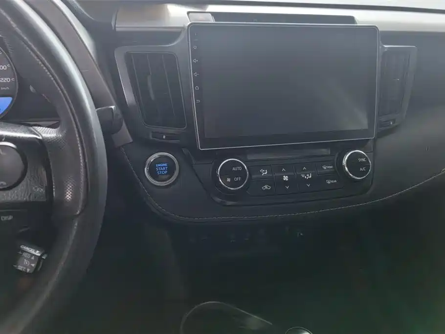 Toyota RAV4 2017 — фото 13