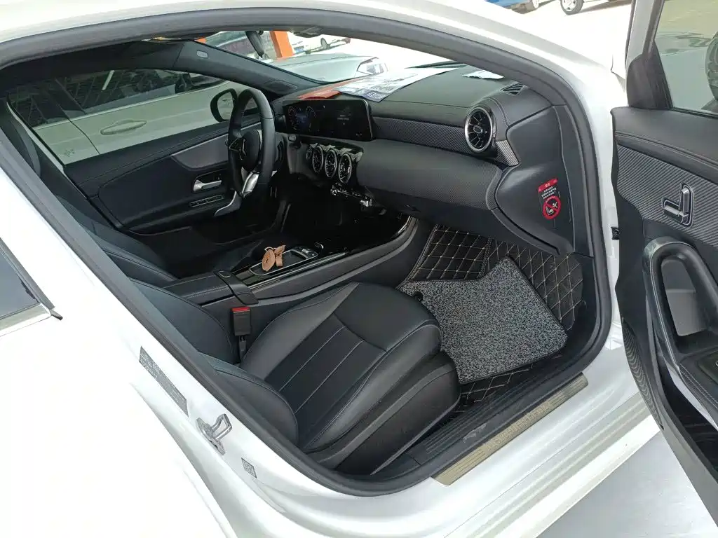 Mercedes-Benz A-Class 2024 — фото 25