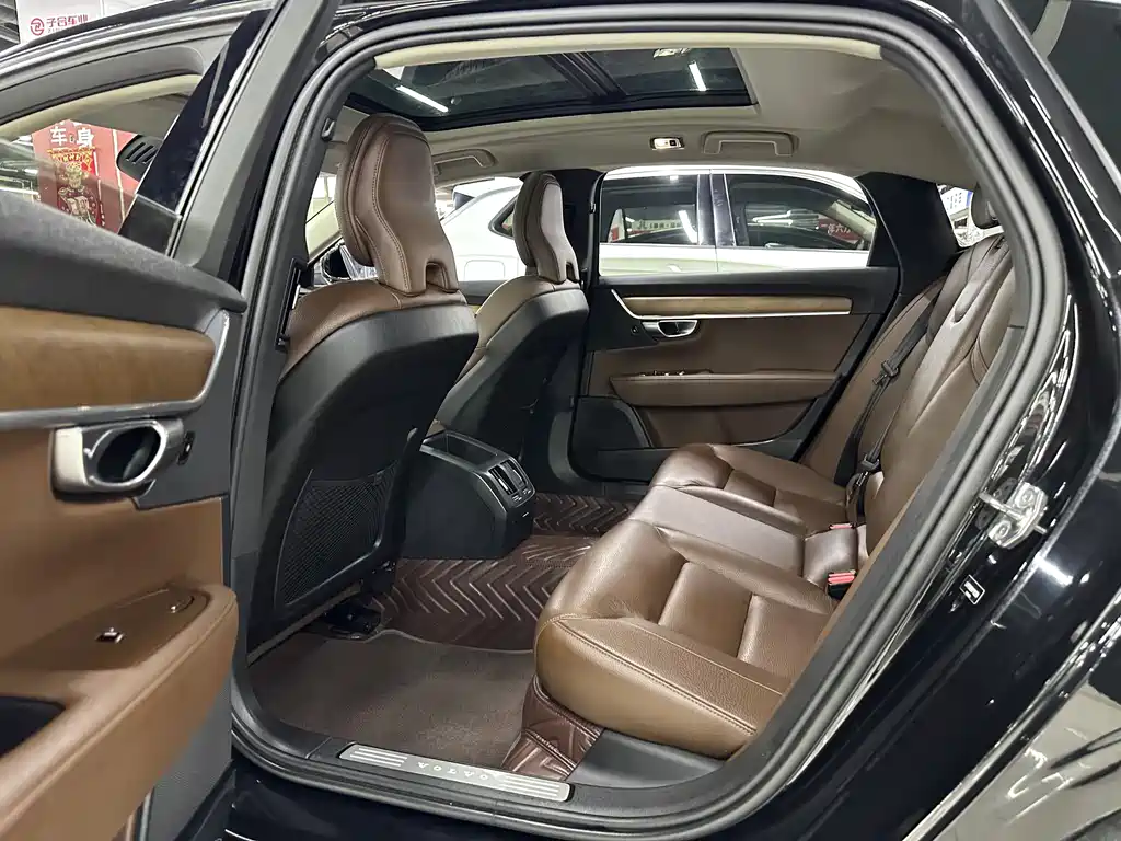 Volvo S90 2019 — фото 16