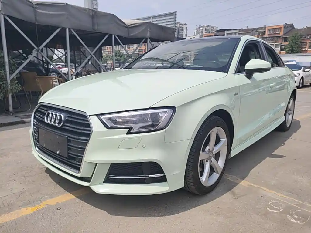 Audi A3 2018 — фото 1