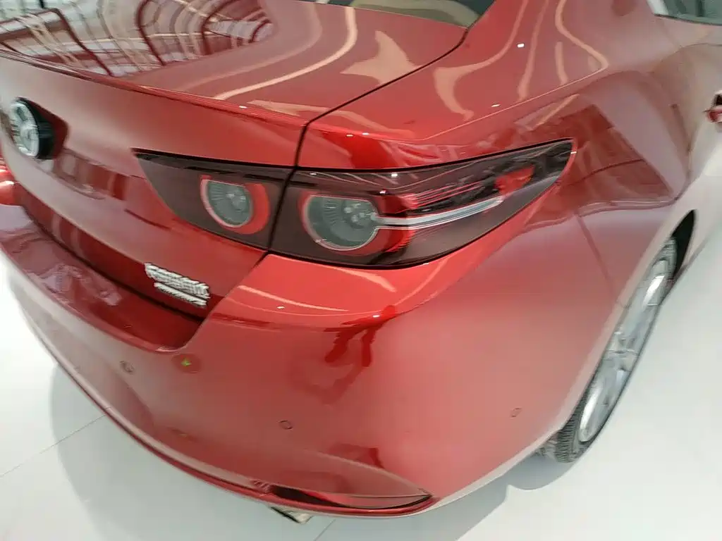 Mazda 3 Axela 2021 — фото 8
