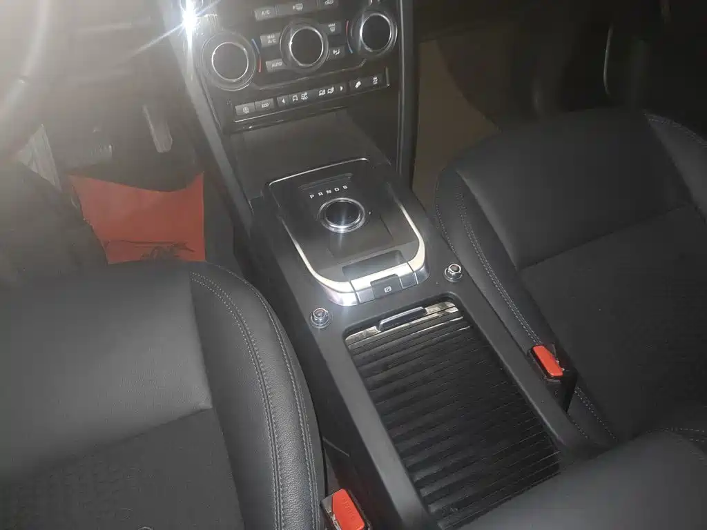 Land Rover Discovery Sport 2019 — фото 10