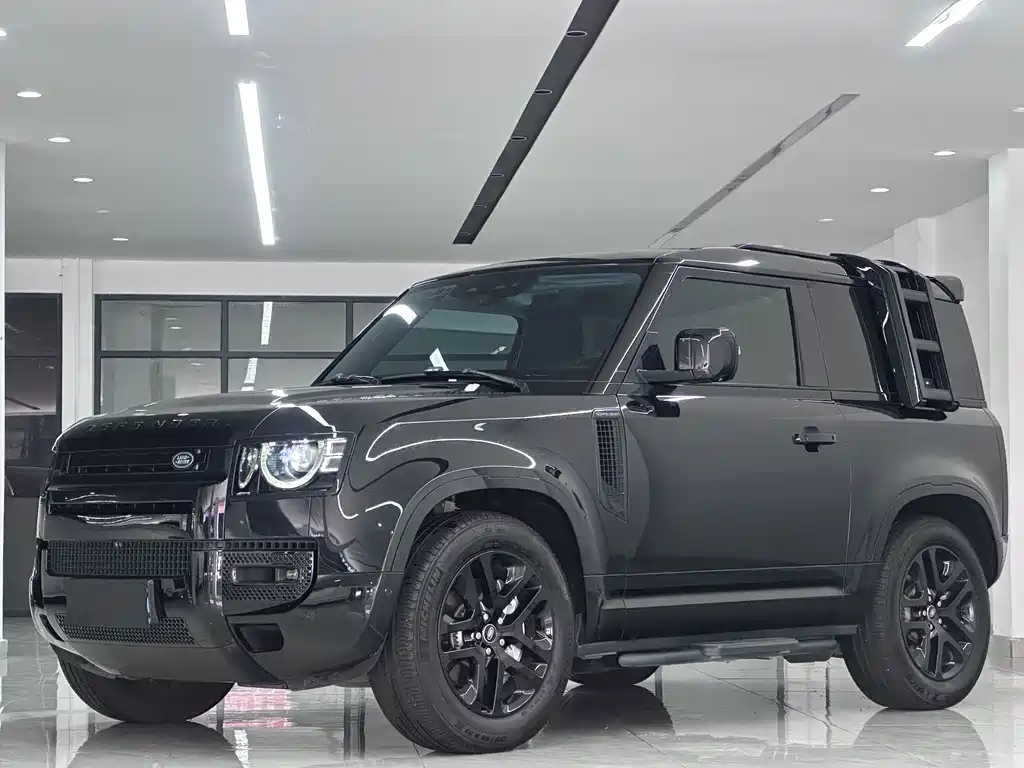 Land Rover Defender 2023
