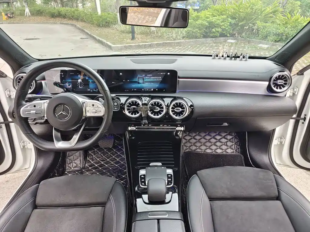 Mercedes-Benz A-Class 2020 — фото 14