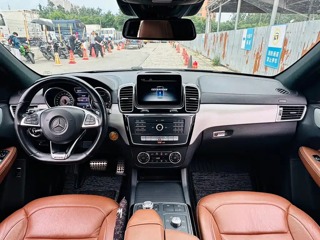 Mercedes-Benz GLE AMG 2019 — фото 16