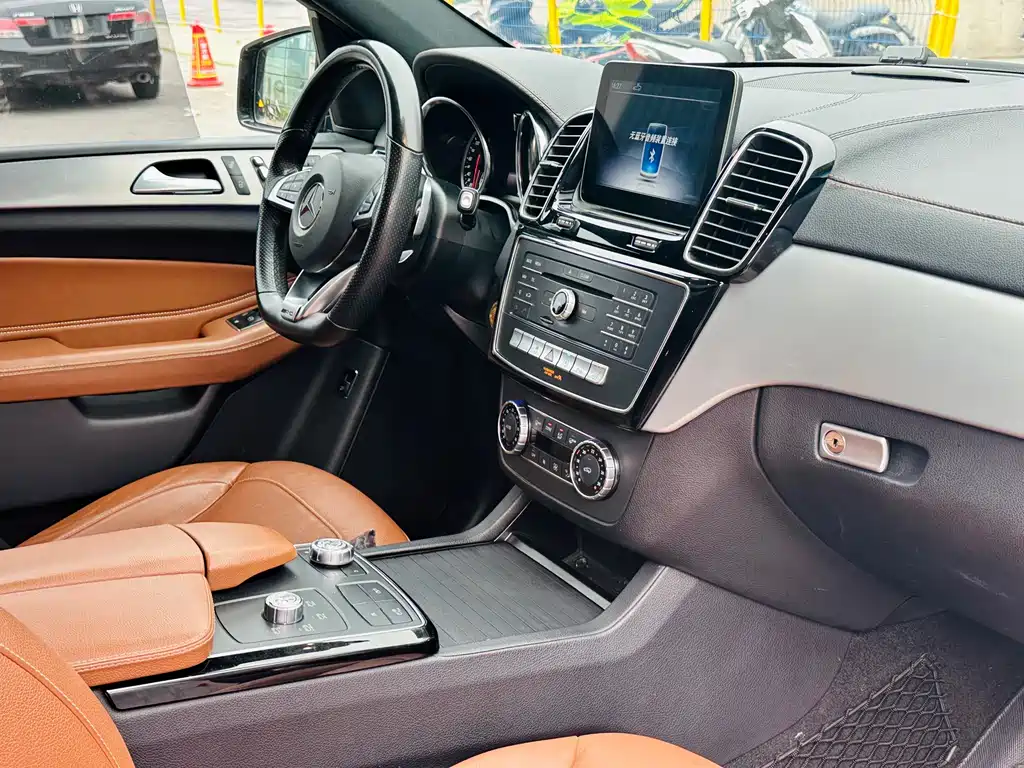 Mercedes-Benz GLE AMG 2019 — фото 18