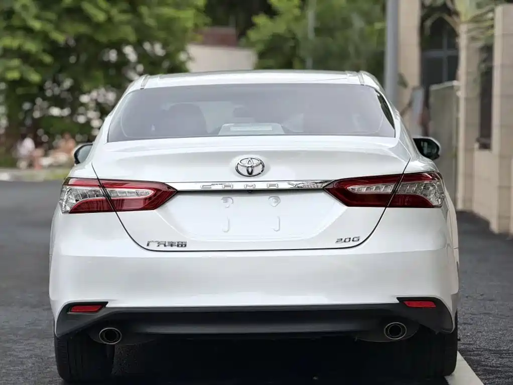 Toyota Camry 2019 — фото 23