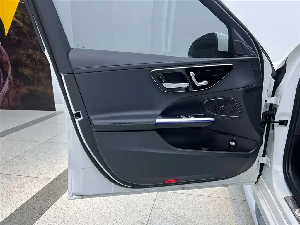 Mercedes-Benz C-Class 2024 — фото 23