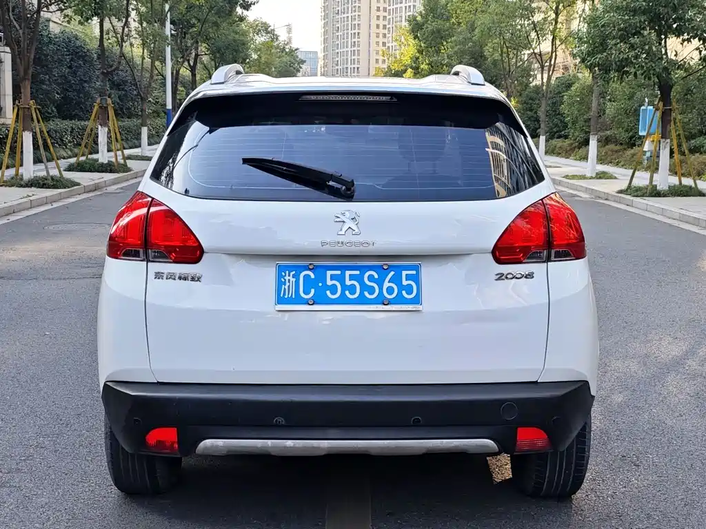 Peugeot 2008 2015 — фото 4