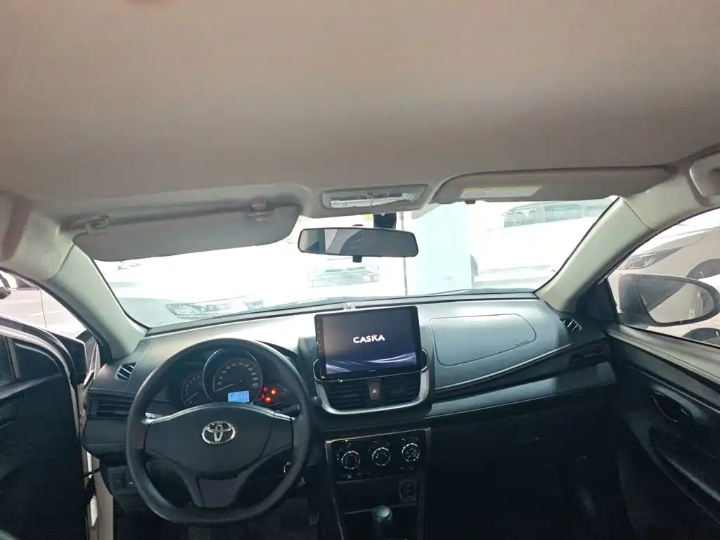 Toyota Yaris L 2021 — фото 14