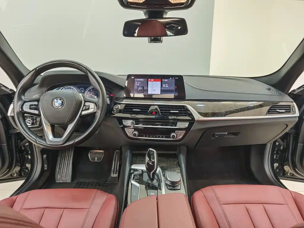 BMW 5 Series 2018 — фото 7