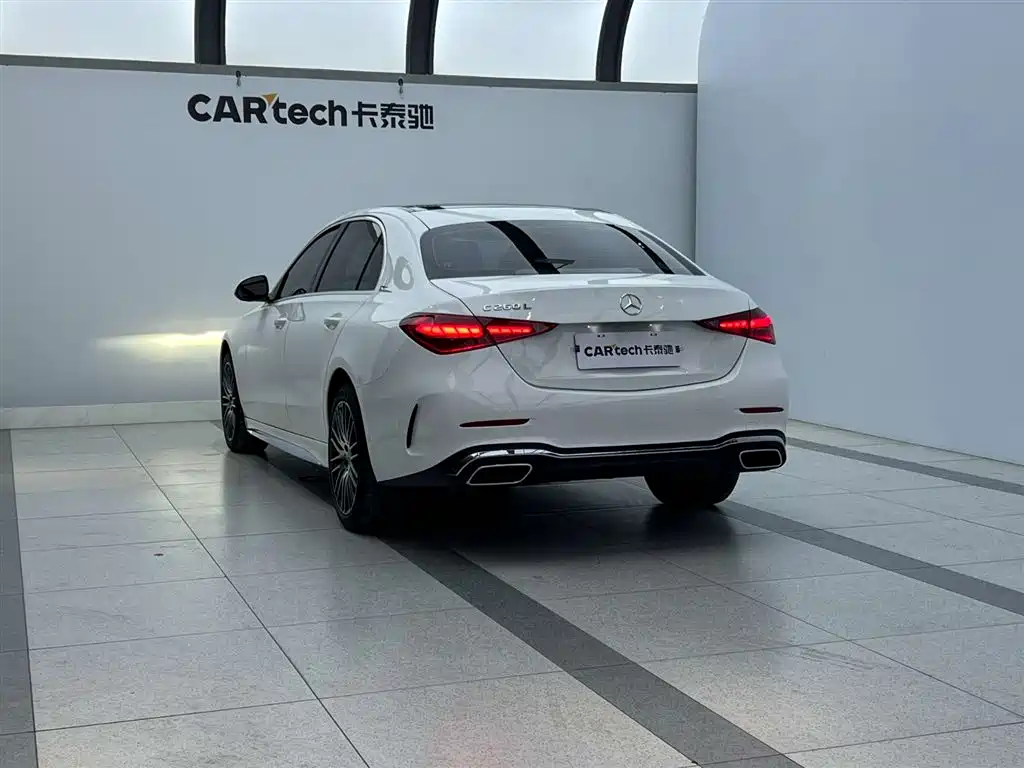 Mercedes-Benz C-Class 2024 — фото 4