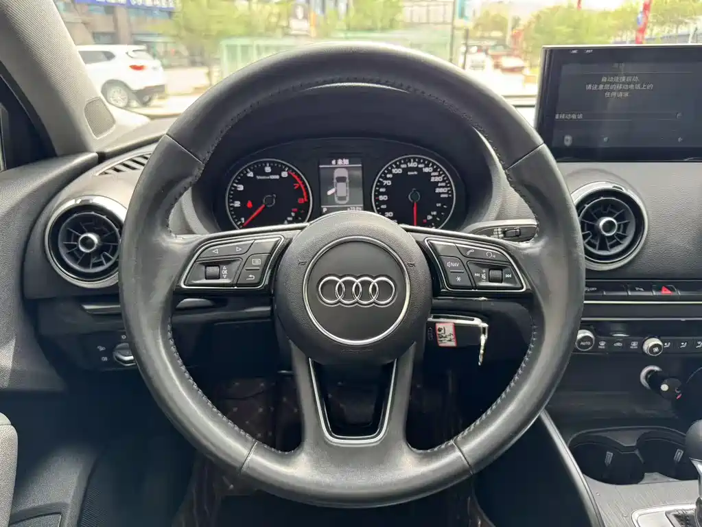 Audi A3 2019 — фото 10