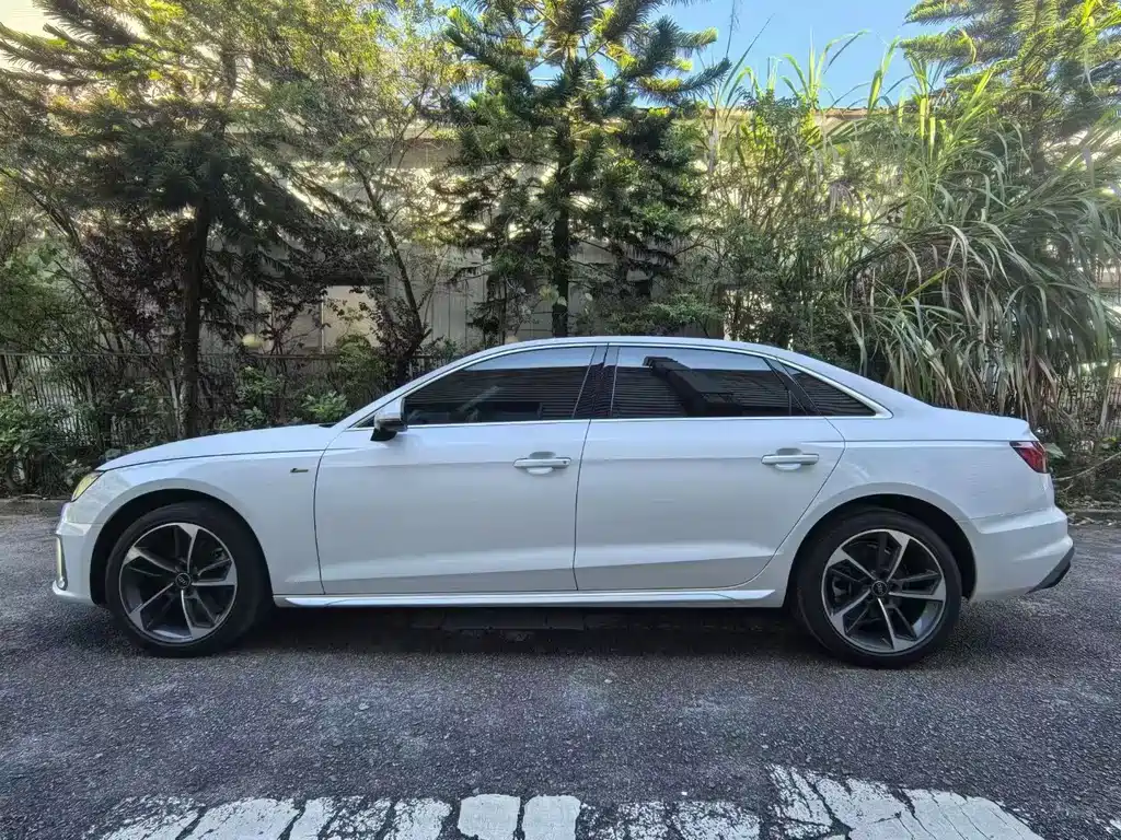 Audi A4L 2023