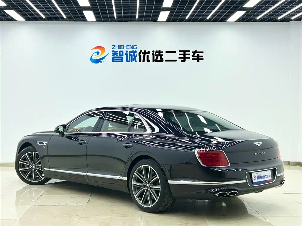 Bentley Flying Spur 2022 — фото 26