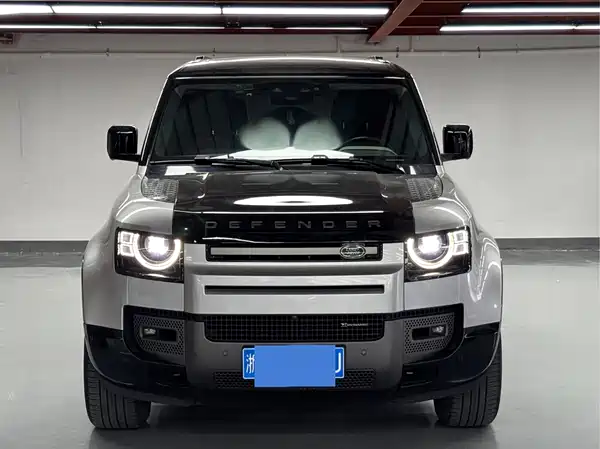 Land Rover Defender 2022