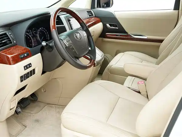Toyota Alphard 2011