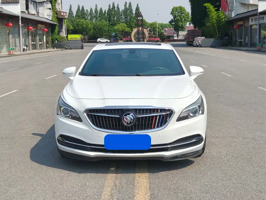 Buick LaCrosse 2017 — фото 2