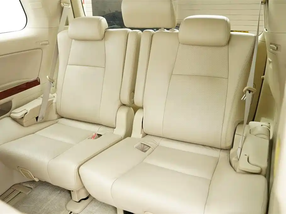 Toyota Alphard 2010 — фото 18