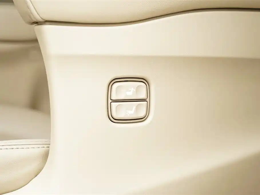 Toyota Alphard 2010 — фото 28
