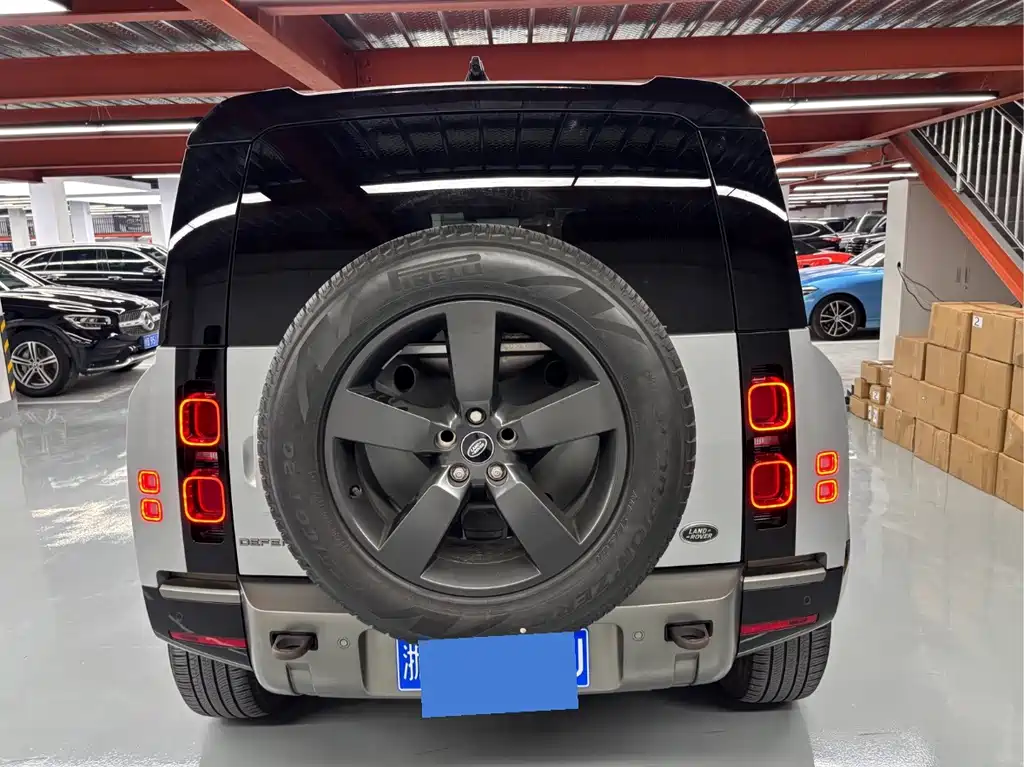 Land Rover Defender 2022 — фото 14