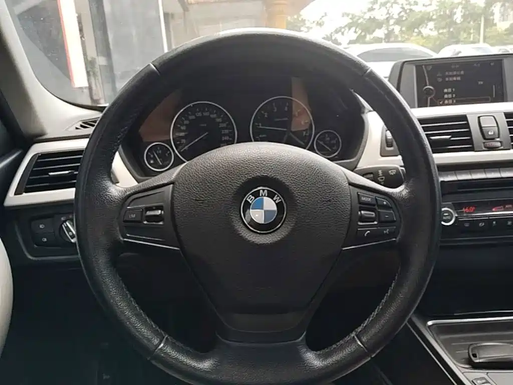 BMW 3 Series 2014 — фото 11