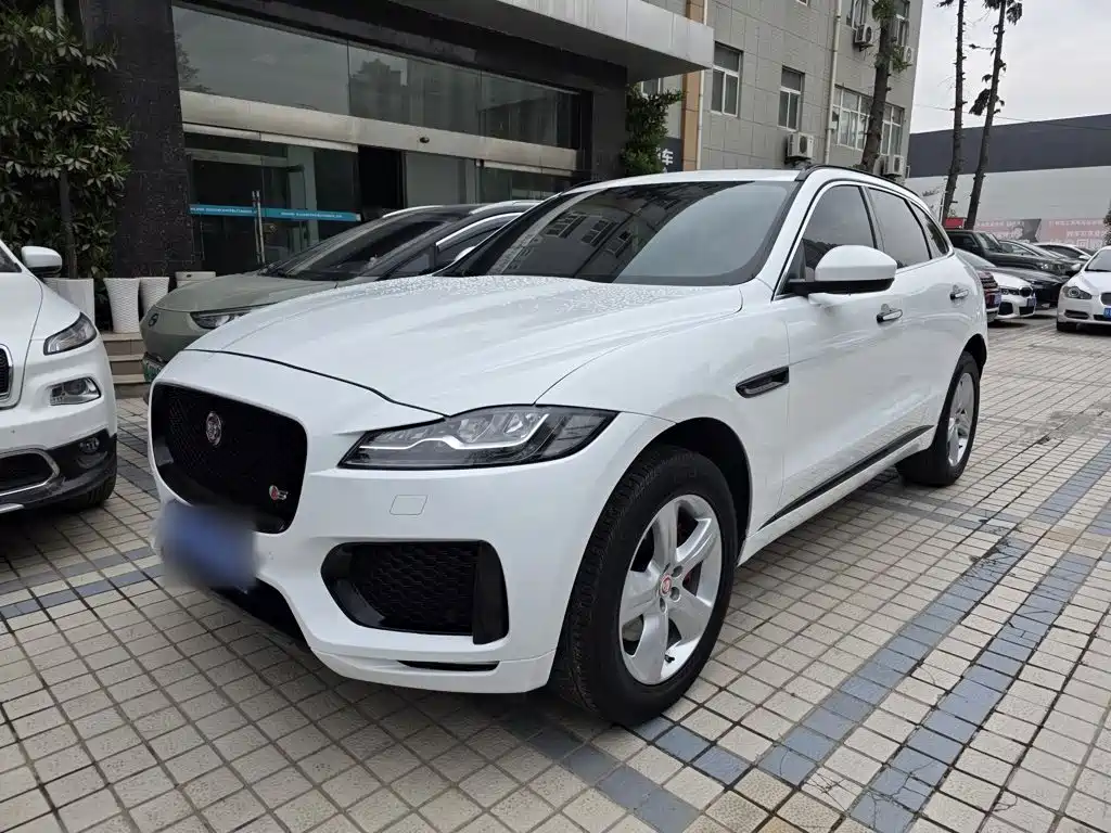 Jaguar F-PACE 2016 — фото 1