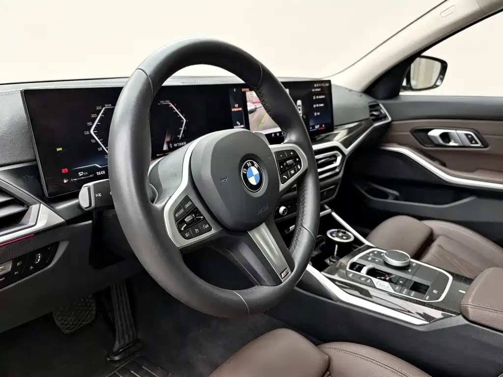 BMW 3 Series 2024 — фото 10