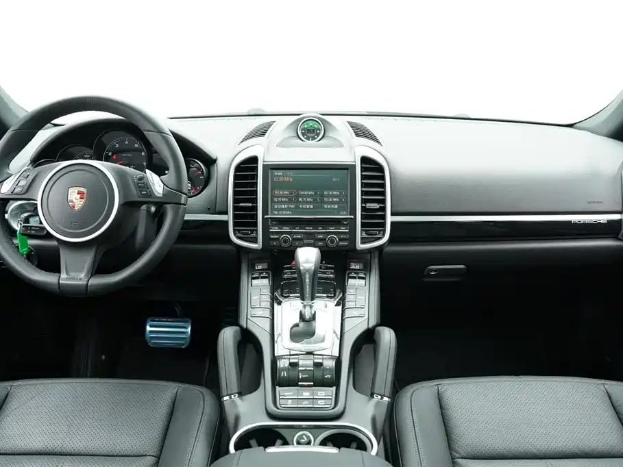 Porsche Cayenne 2013 — фото 16