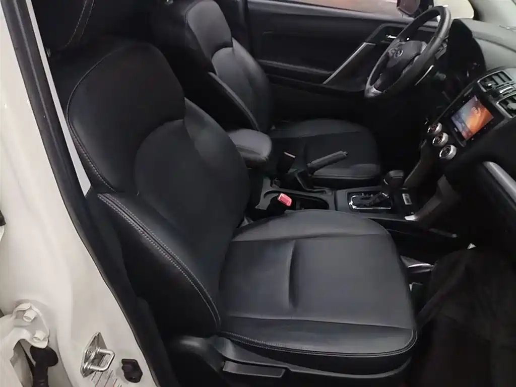 Subaru Forester 2015 — фото 25