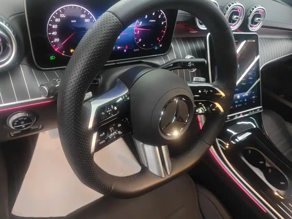 Mercedes-Benz C-Class 2025