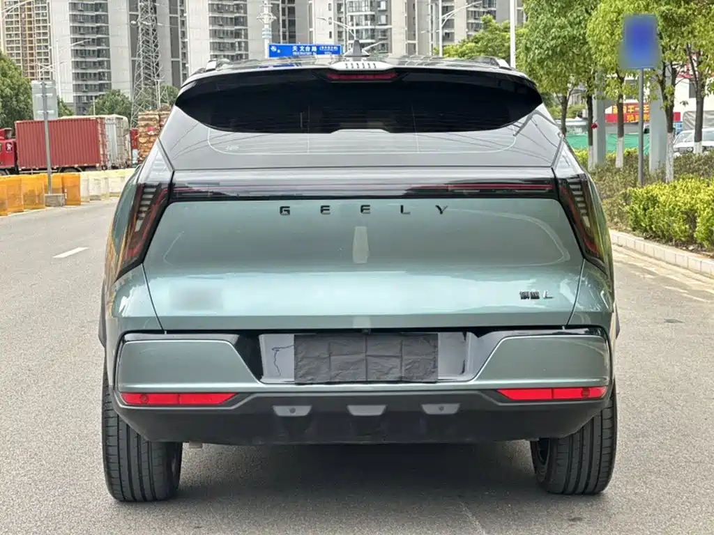 Geely Boyue L 2025 — фото 13